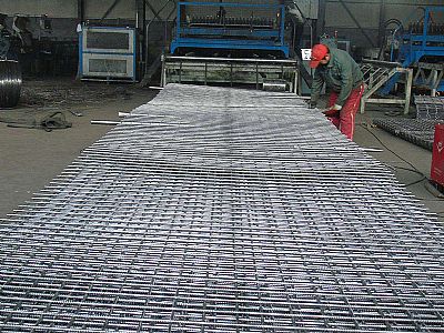 鋼筋網應用于混凝土構件砼裂縫部位表面